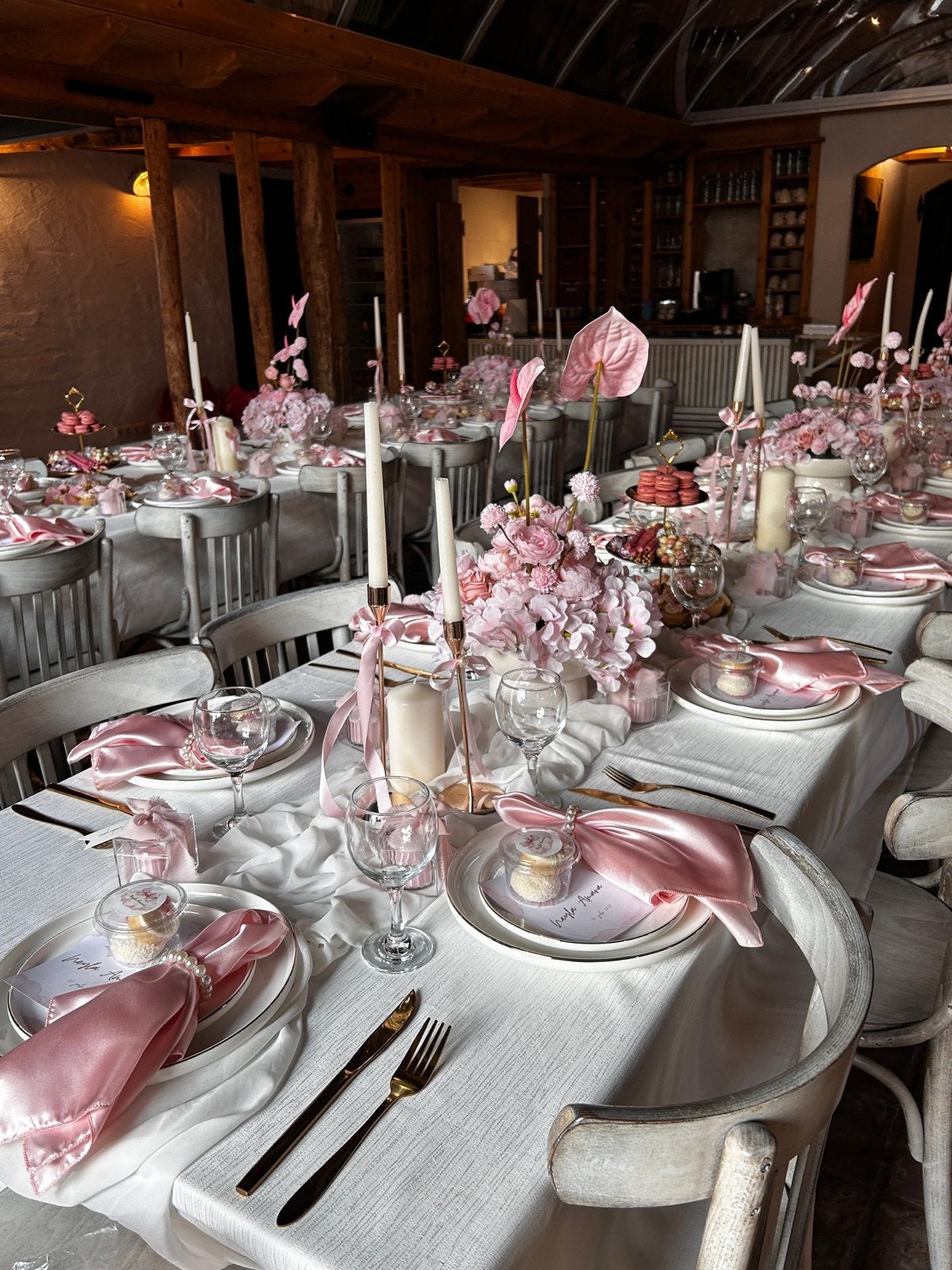 Tafel decoratie TE HUUR, Overige typen, Ophalen of Verzenden, Zo goed als nieuw, Roze