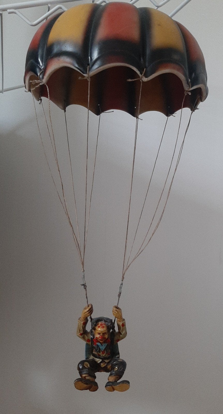 Decoratieve Parachutist met Hard Materiaal Parachute, Verzenden, Gebruikt