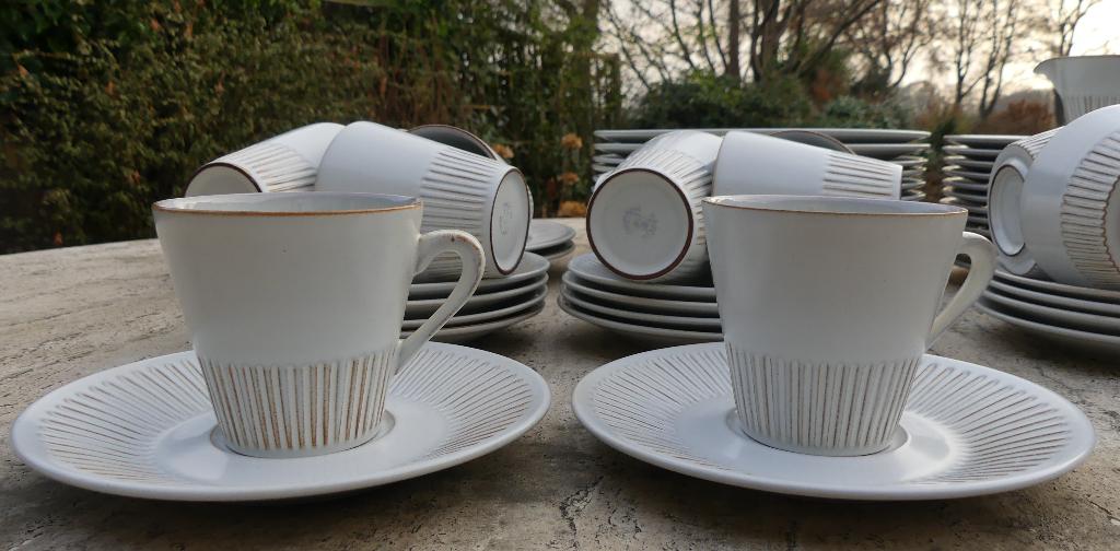 Fris Edam Cleopatra Borden + Koffie K en S + Melkkan, Ophalen of Verzenden