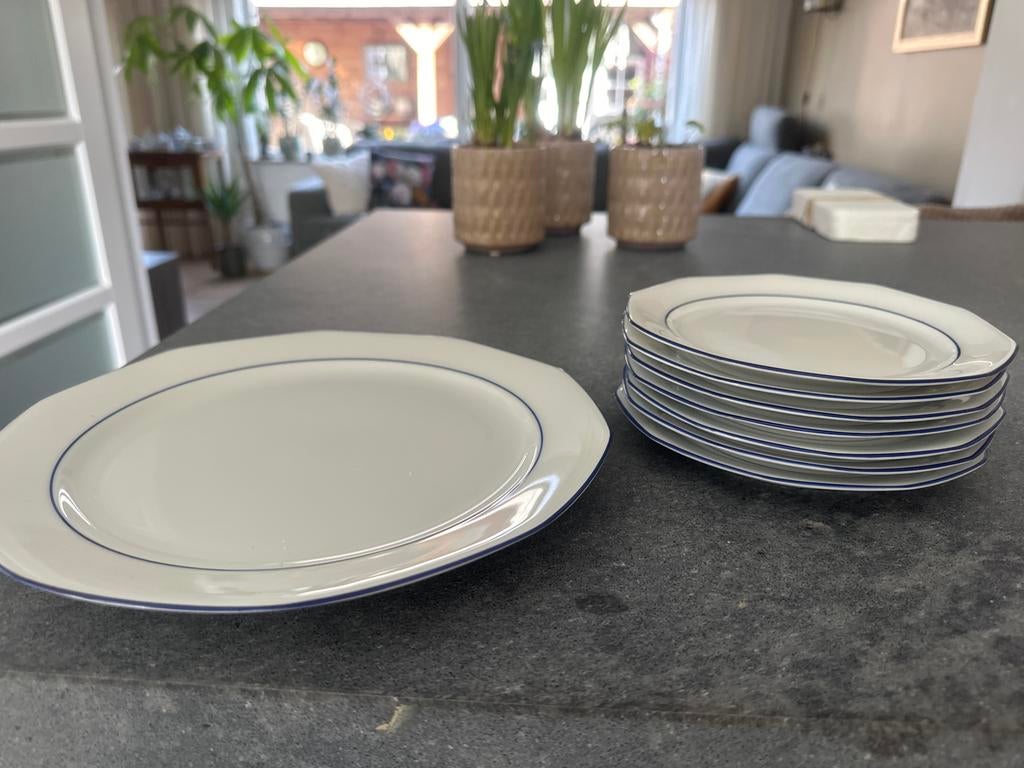 Winterling Marktleuthen Bavaria borden met blauwe rand, Huis en Inrichting, Keuken | Servies, Zo goed als nieuw, Bord(en), Overige stijlen