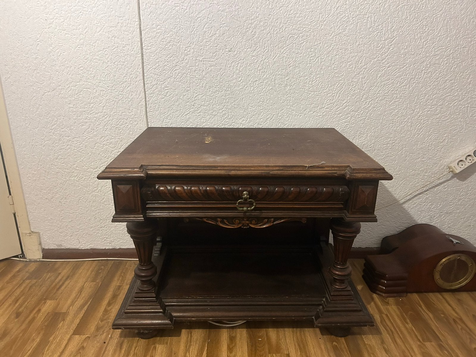 Antieke houten bijzettafel met lade, Ophalen