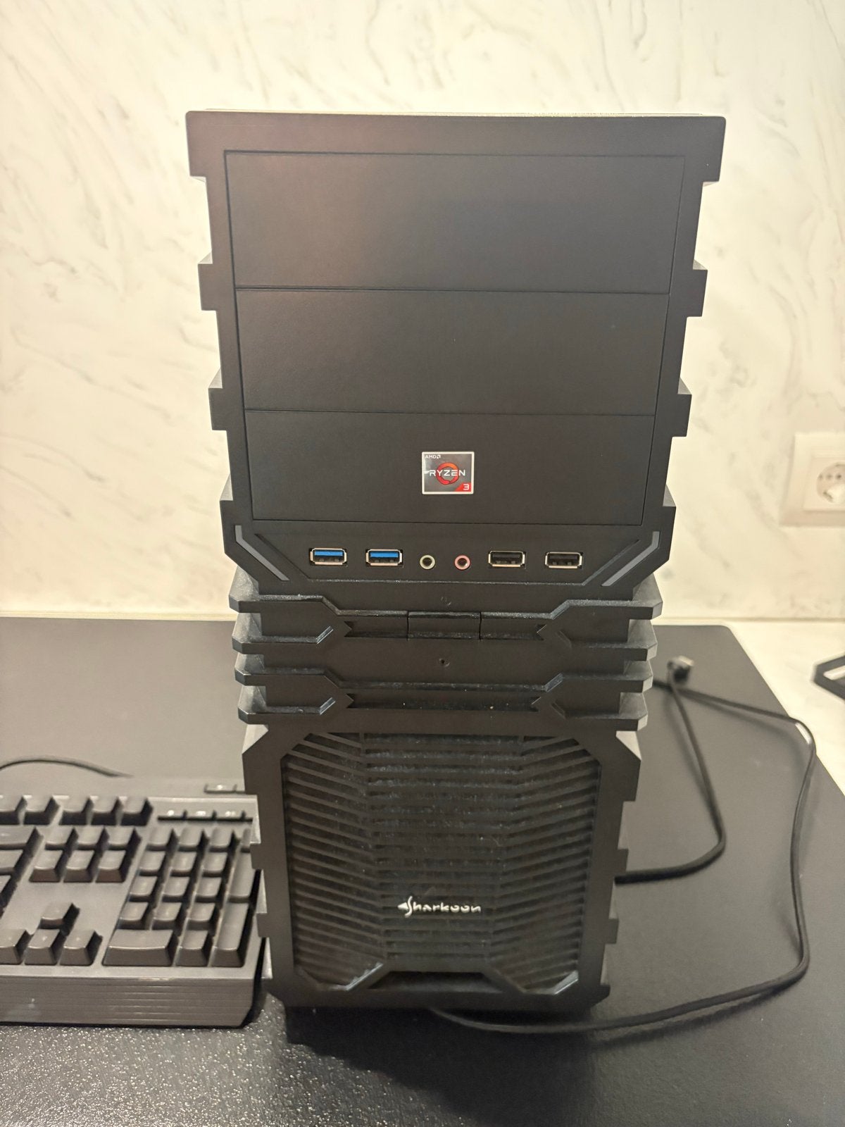 Gaming PC met AMD Ryzen processor en Sharkoon VG4 behuizing, Ophalen, Gebruikt, Gaming, Met videokaart