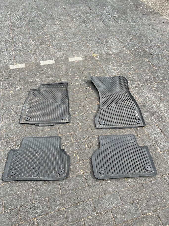 Originele Audi A4 rubberen mattenset all weather (B9), Ophalen of Verzenden, Zo goed als nieuw