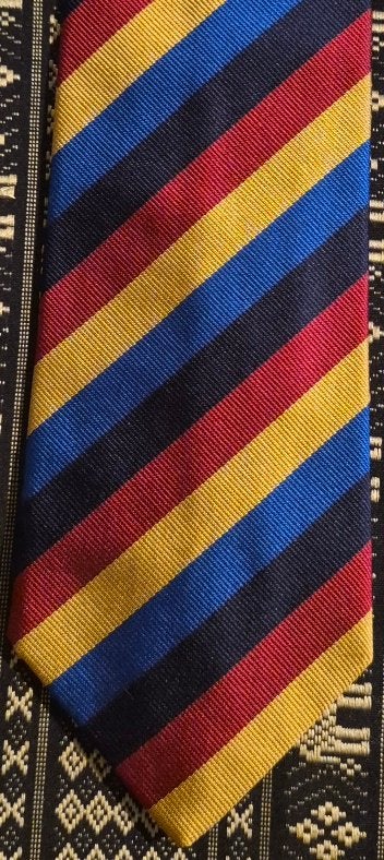 The English Hatter stropdas geel-rood-blauw gestreept, Ophalen of Verzenden, Nieuw, Blauw