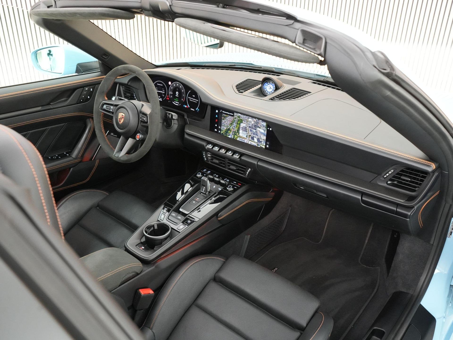 Porsche 911 4 GTS 3.6 541pk T-Hybrid |PTS Gulf Blue|keramisc, Automaat, Gebruikt, Cabriolet, Bedrijf
