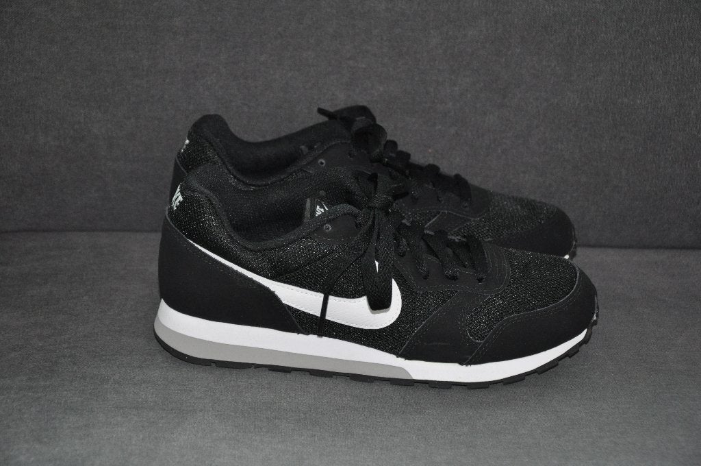 Nike md runner 2 Gs 37,5, Nike sneakers 37.5, schoenen 37.5, Kinderen en Baby's, Kinderkleding | Schoenen en Sokken, Jongen of Meisje
