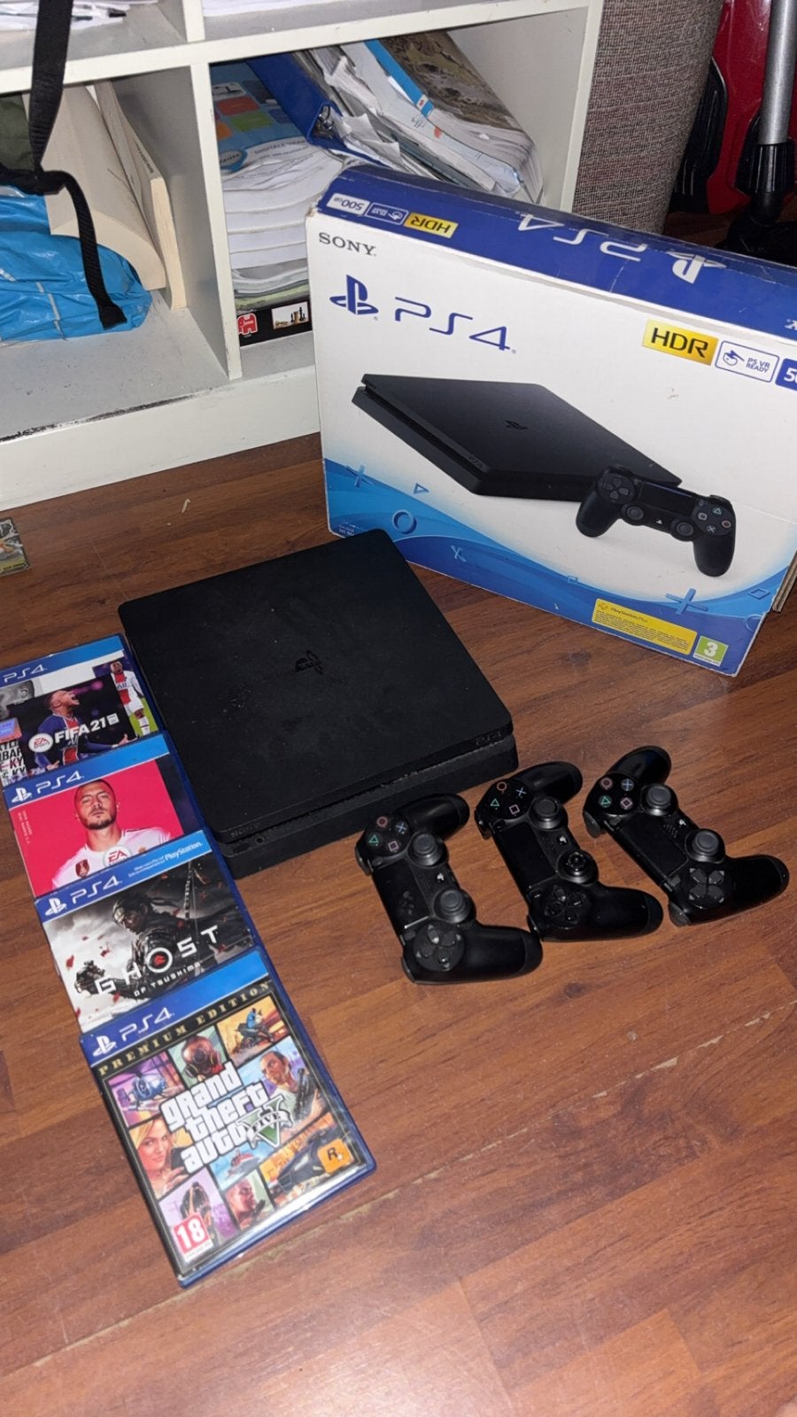 PS4 Slim 500GB met 3 controllers en 4 games, Gebruikt, Eén computer, Ophalen of Verzenden, 3 spelers of meer