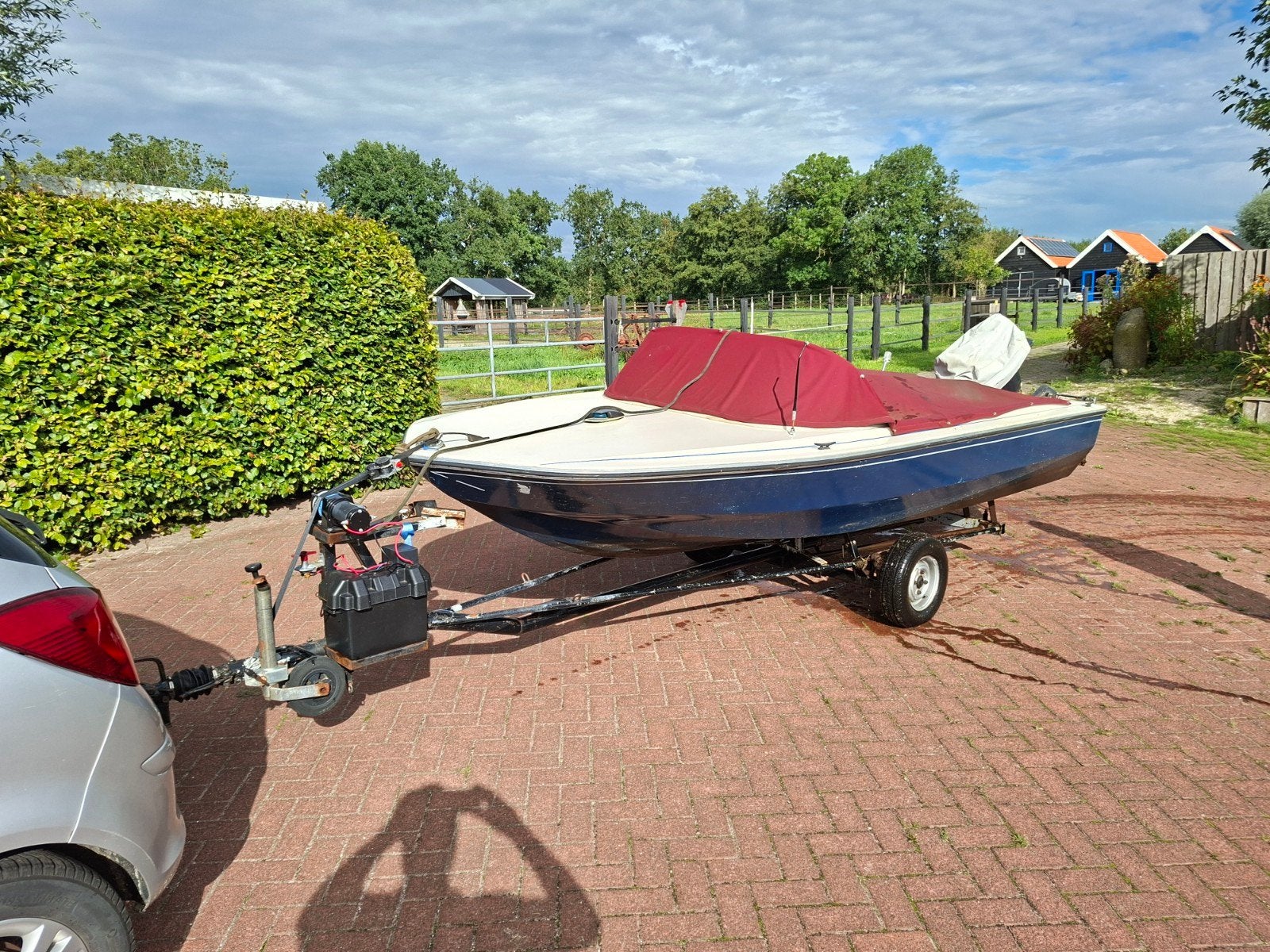 Leuke motorboot beekman 420 met buitenboordmotor en trailer, Ophalen