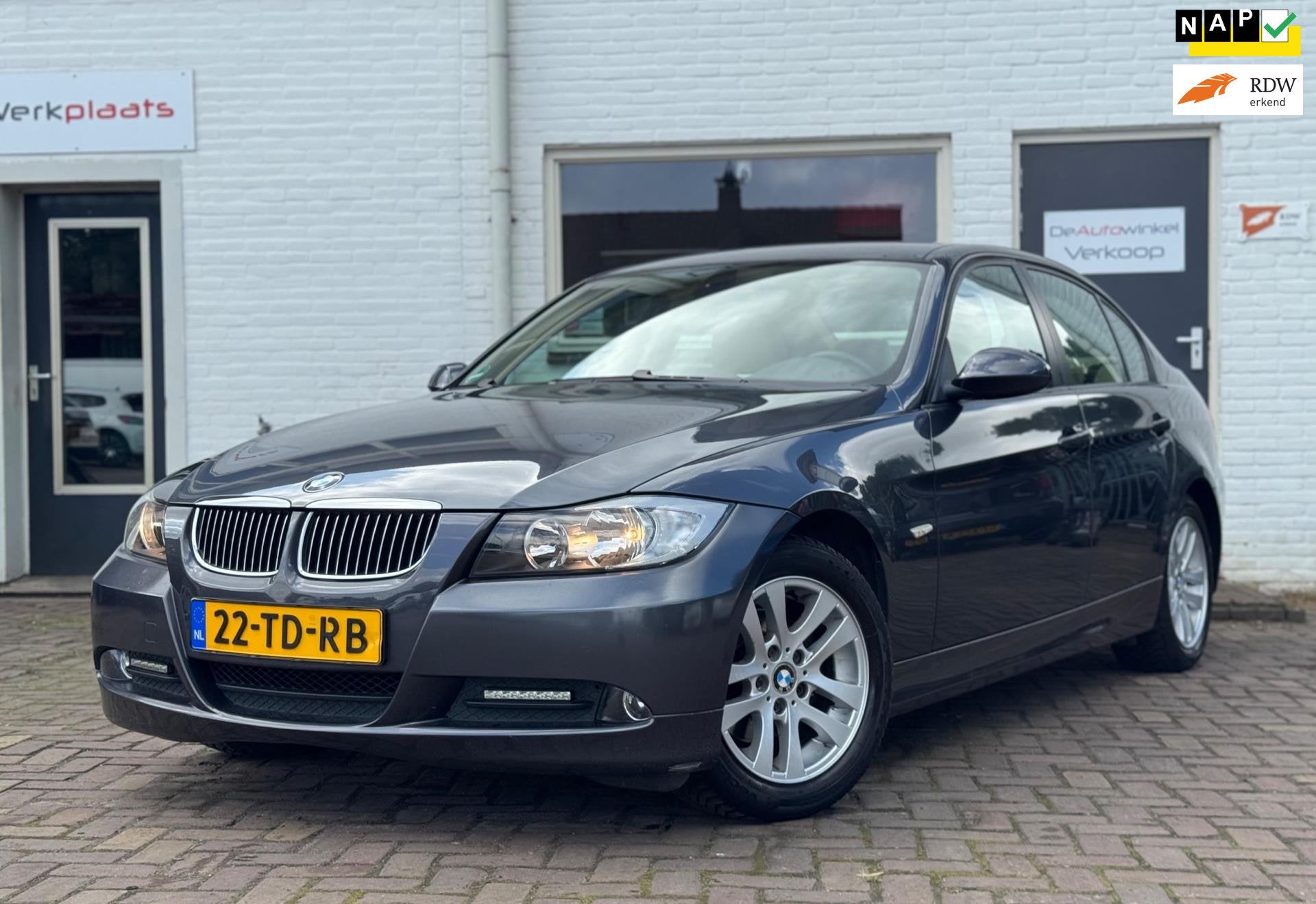 BMW 3-serie 318i High Executive AUTOMAAT, Beige, 4 cilinders, 129 pk, Bedrijf