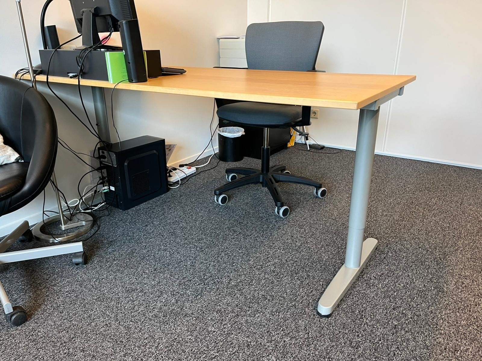 IKEA bureau - Ideaal voor thuiswerken of studeren, Ophalen, Gebruikt, Hout, In hoogte verstelbaar
