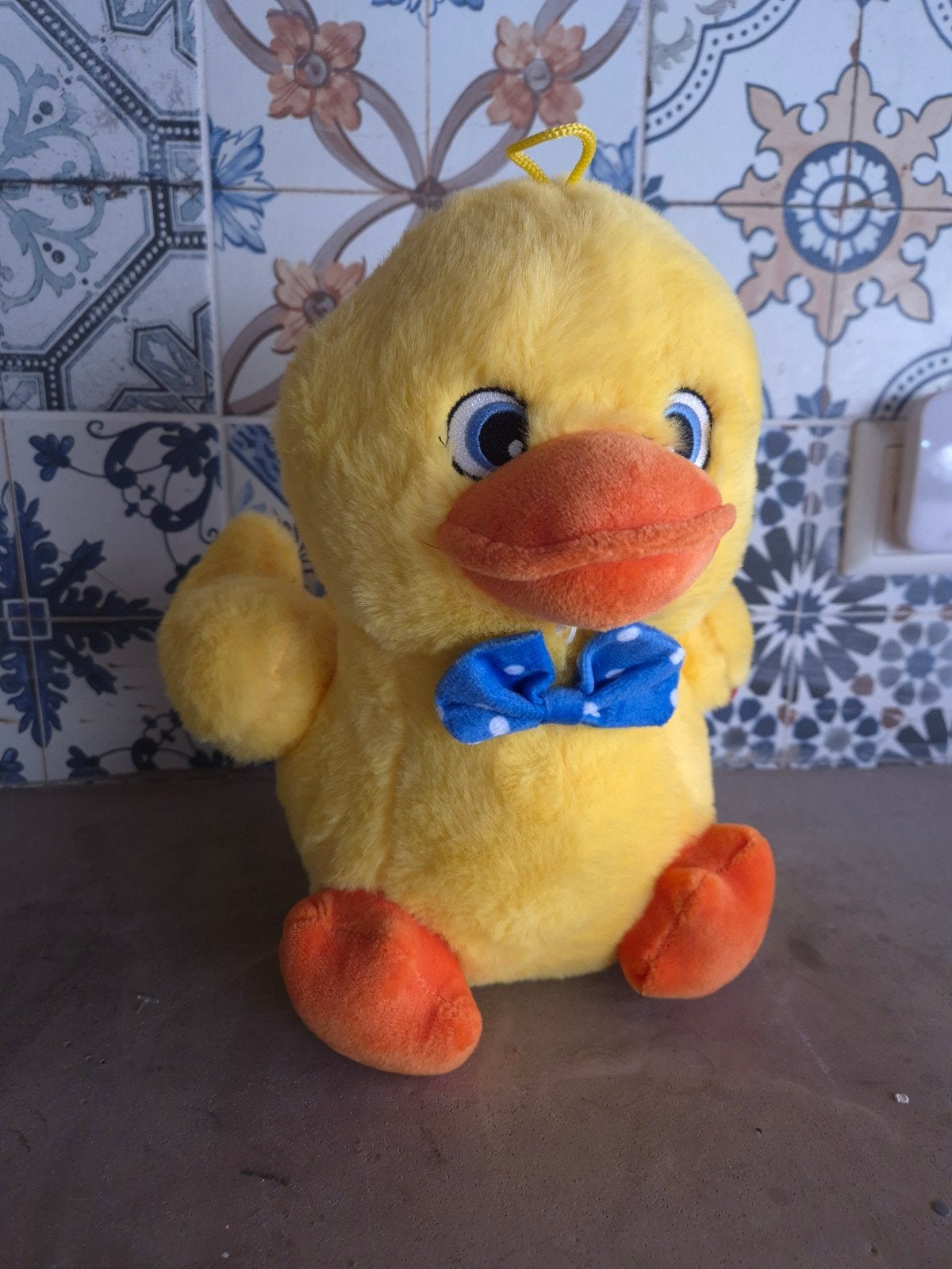 Knuffel eend met strik., Ophalen of Verzenden, Zo goed als nieuw, Eend