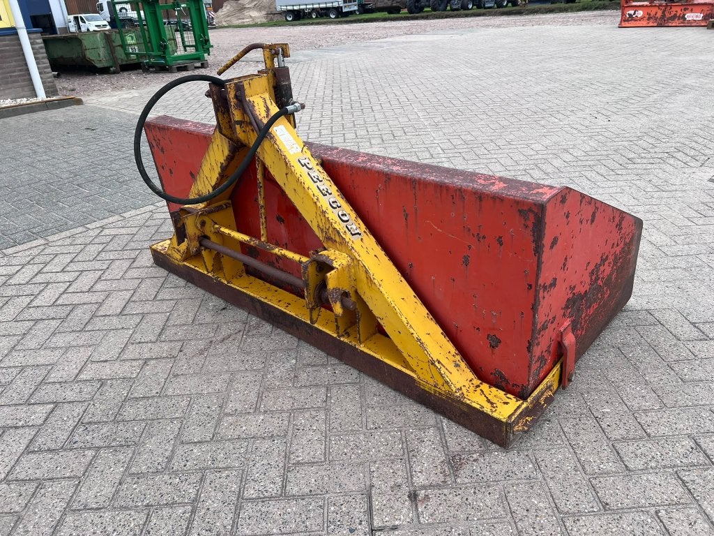 Peecon grondbak 180 transportbak trekkerbak, Ophalen