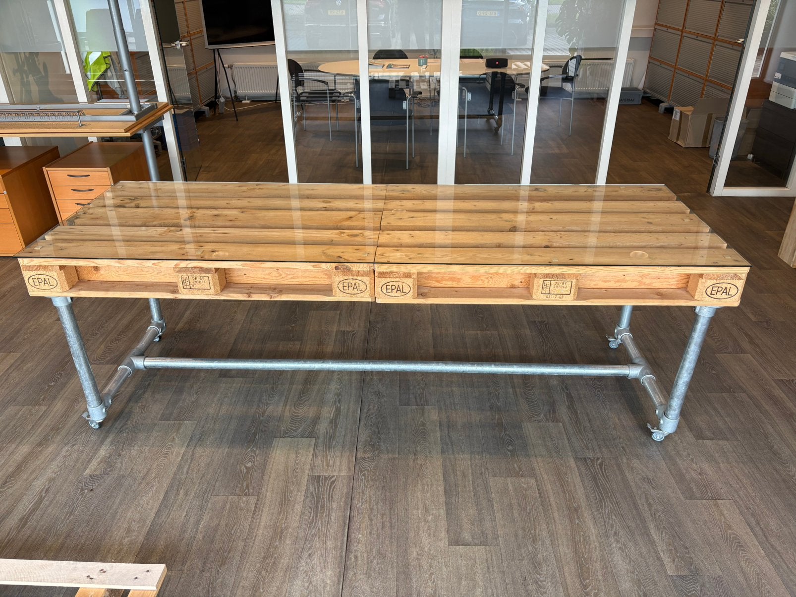 Pallet tafel met glazen blad, Ophalen, Glas, 200 cm of meer, 50 tot 100 cm