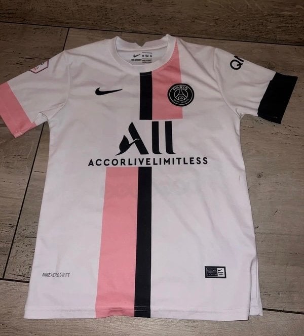 Messi voetbal tenue, Sport en Fitness, Maat XS of kleiner, Ophalen of Verzenden, Gebruikt, Set