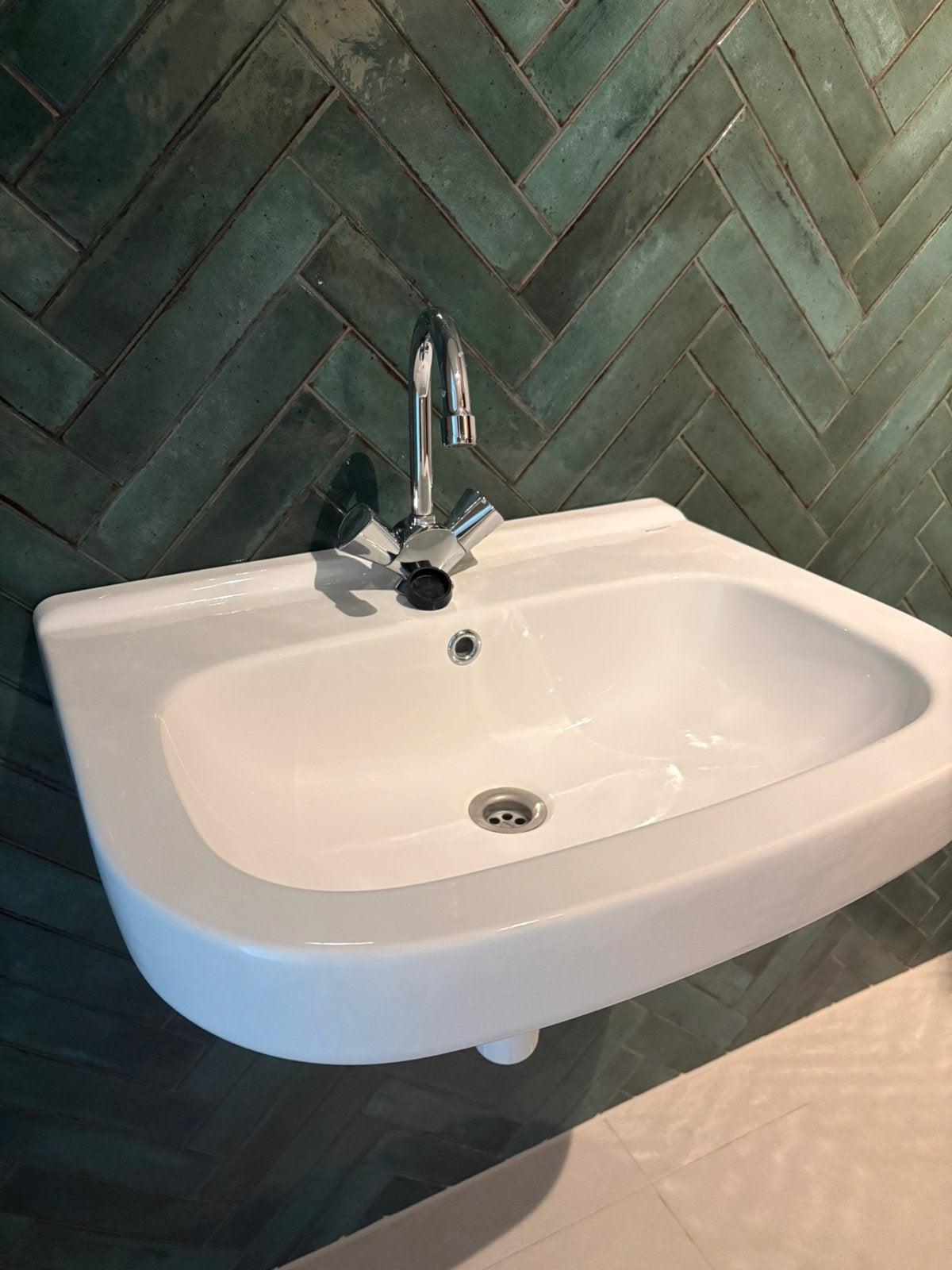 Nieuw- Geberit sanitair type 300 basic en Grohe kranen, Ophalen, Nieuw, 50 tot 100 cm, Minder dan 100 cm