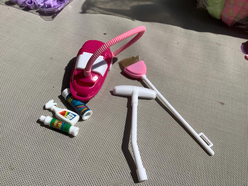 Barbie schoonmaak spullen, Ophalen of Verzenden, Gebruikt, Kleertjes