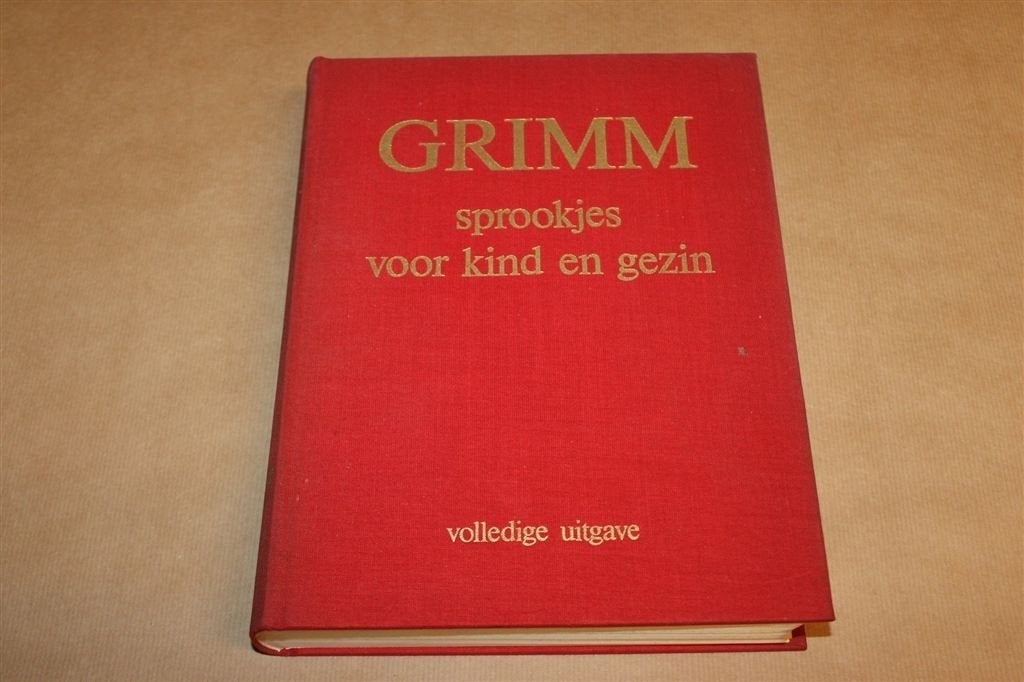 Grimm — Sprookjes voor Kind en Gezin, 200 Sprookjes 1974, Ophalen of Verzenden, Gelezen