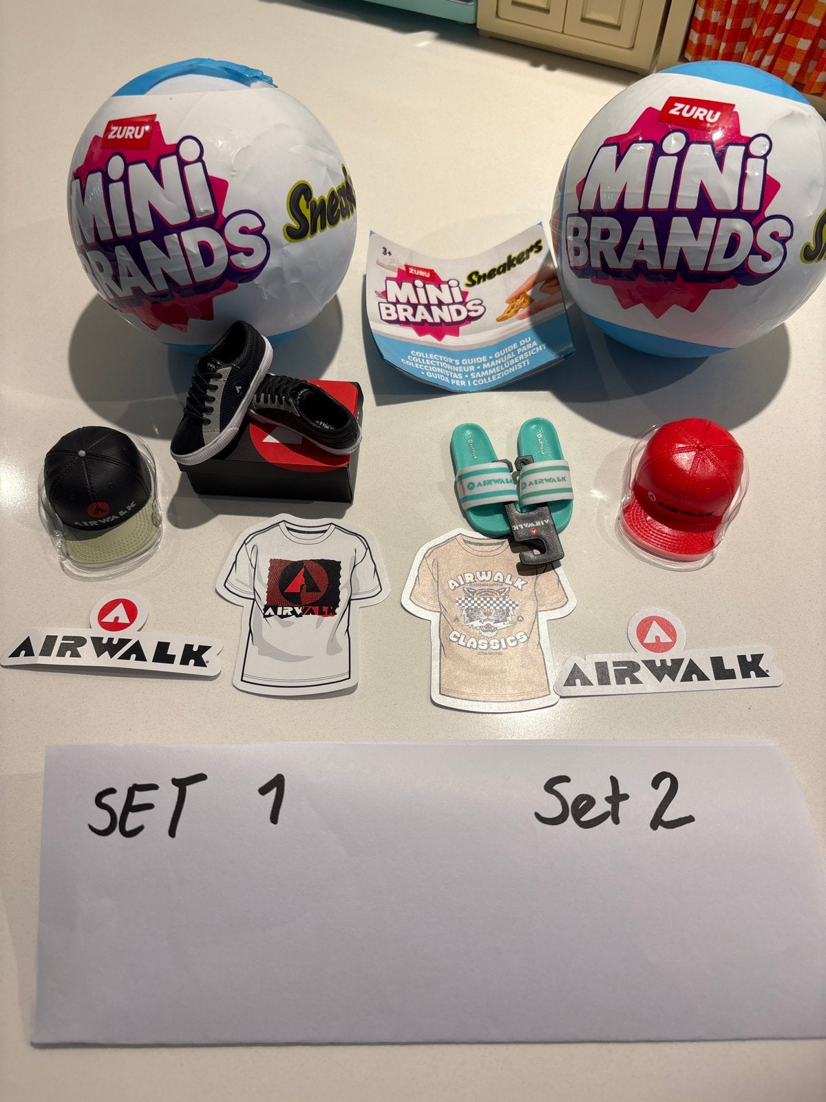 Zuru Mini Brands Sneakers - Set 1 en Set 2 (ruilen mogelijk), Ophalen of Verzenden, Nieuw