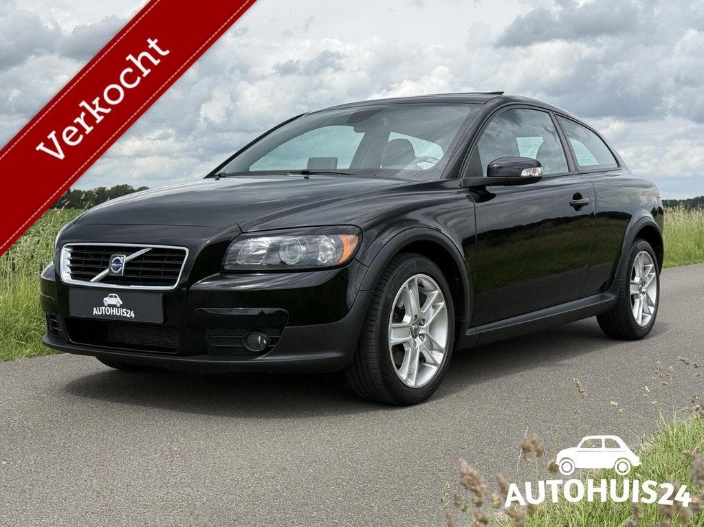 Volvo C30 2.4i 170pk Momentum SCHUIFDAK|LEDER|NAVI, Voorwielaandrijving, Gebruikt, 4 stoelen, Zwart