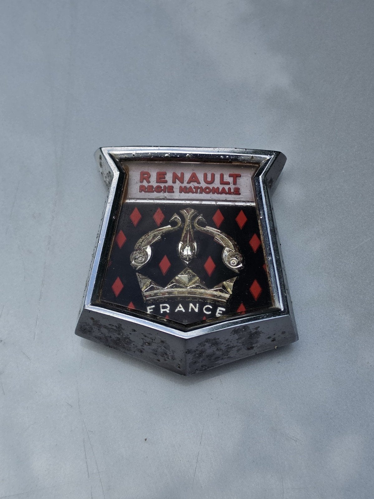 Oud Renault Dauphine embleem logo mascotte, Ophalen of Verzenden, Gebruikt, Auto's