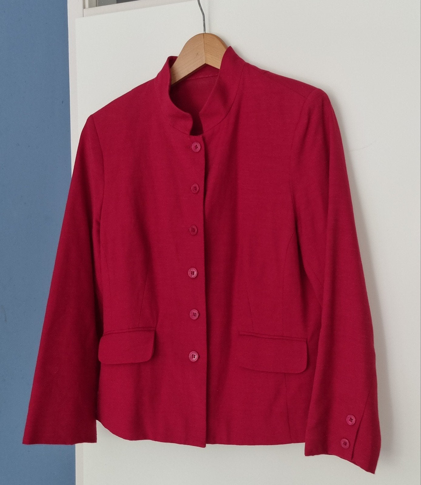 Mooi rood jasje gevoerd maat M 38
In goede staat, Kleding | Dames, Ophalen of Verzenden, Zo goed als nieuw, Maat 38/40 (M), Rood