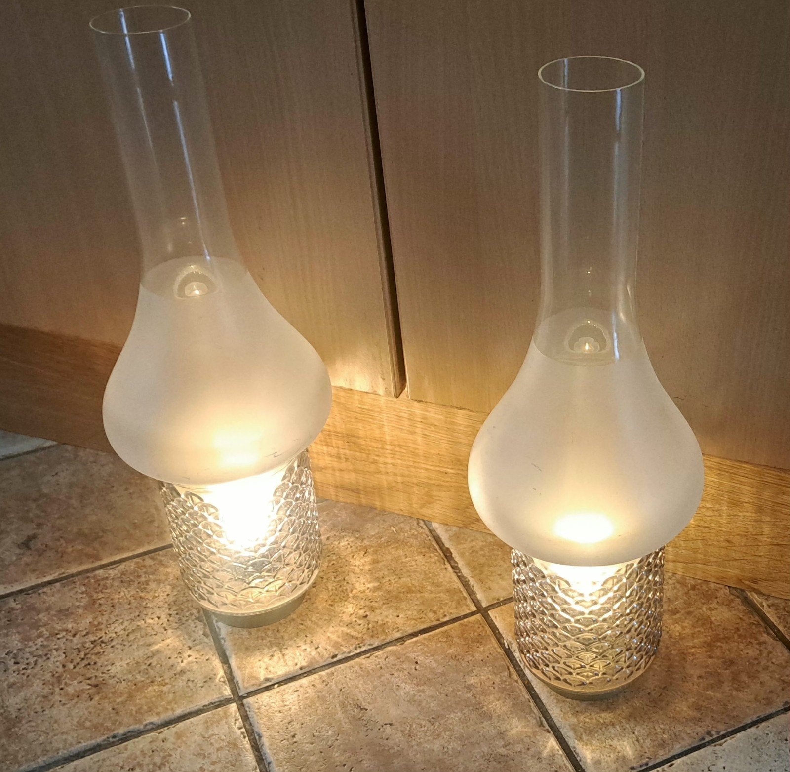 Set van 2 sfeervolle windlichten met LED-verlichting, Bureaulamp, 45 cm, Zo goed als nieuw, Met kap