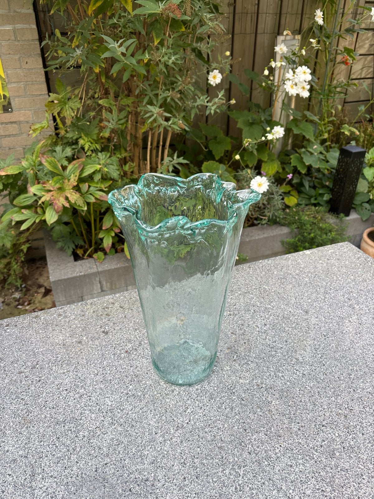 Decoratieve glazen vaas met golvende rand, 34 cm hoog, Ophalen, 34 cm, Groen, Glas