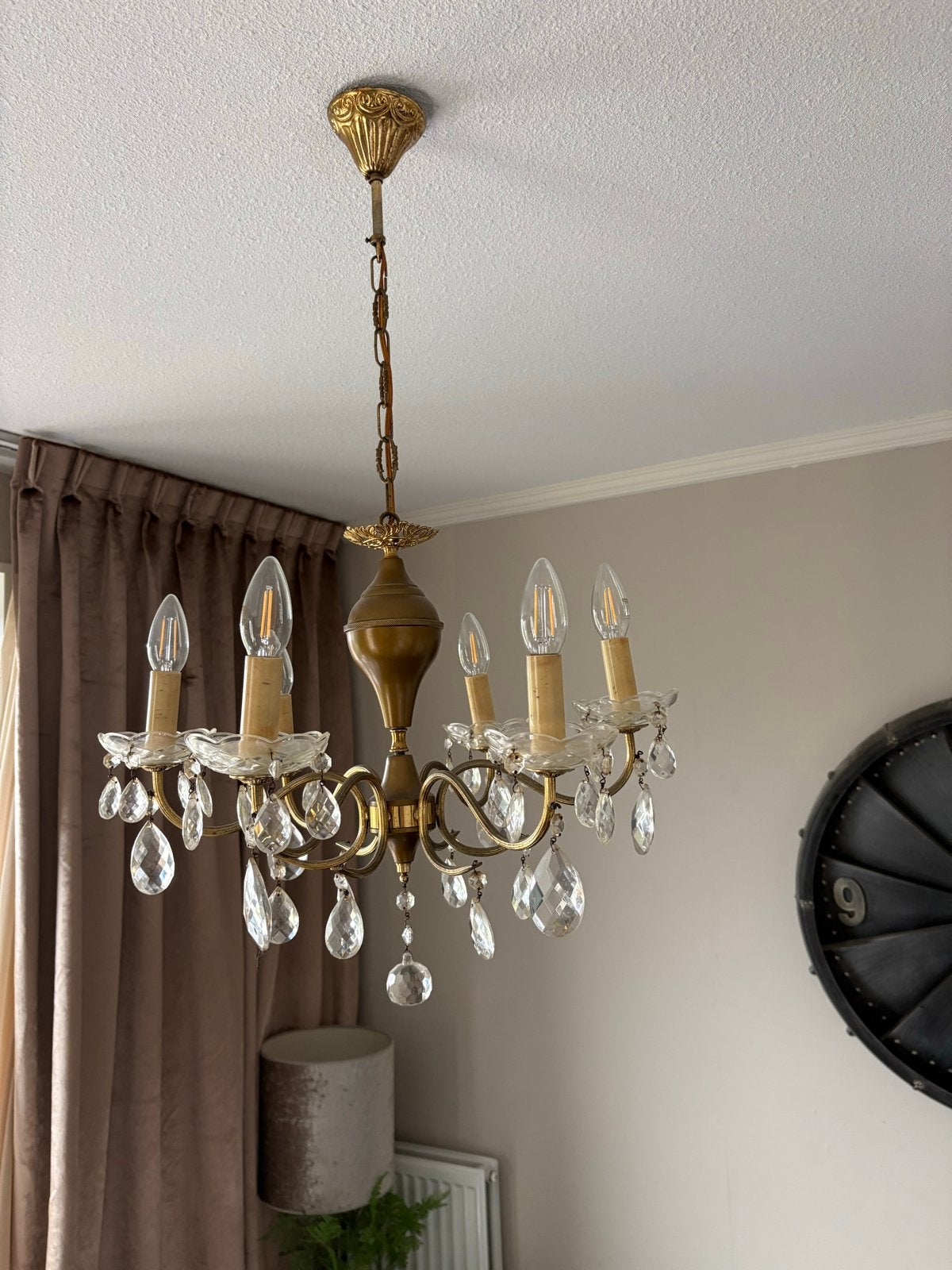 Elegante Kroonluchter met Kristallen en Messing Details, Ophalen of Verzenden, Zo goed als nieuw, Glas, E14 (klein)