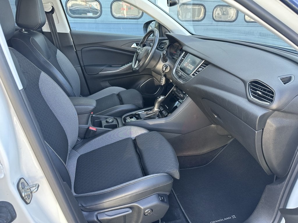 Opel Grandland X 1.2 Turbo Business Executive Camera Carplay, Auto's, Dealer onderhouden, Gebruikt, 1199 cc, Leder en Stof
