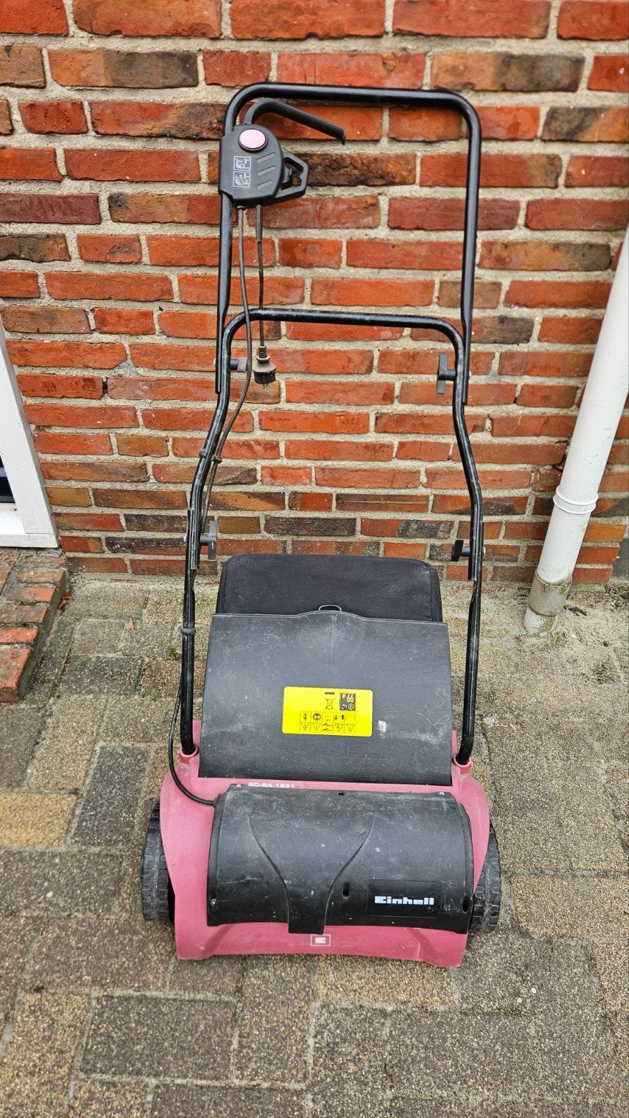Verticuteermachine Einhell, Ophalen, Zo goed als nieuw, Elektrisch