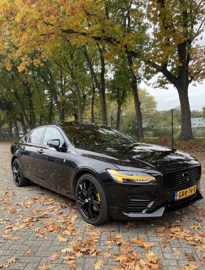 Volvo S90 T8 R designTwin Engine 407pk, Automaat, Zwart, 4 cilinders, 1969 cc