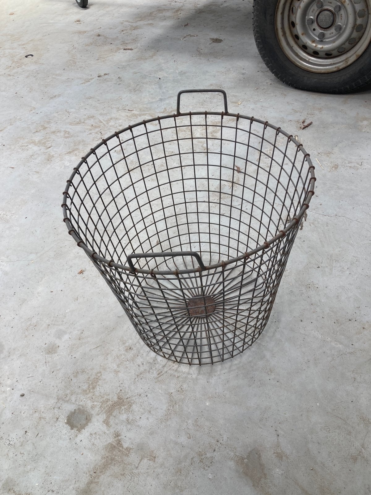 Vintage metalen draadmand - In goede staat, Ophalen, Met handvatten, Gebruikt, Mand