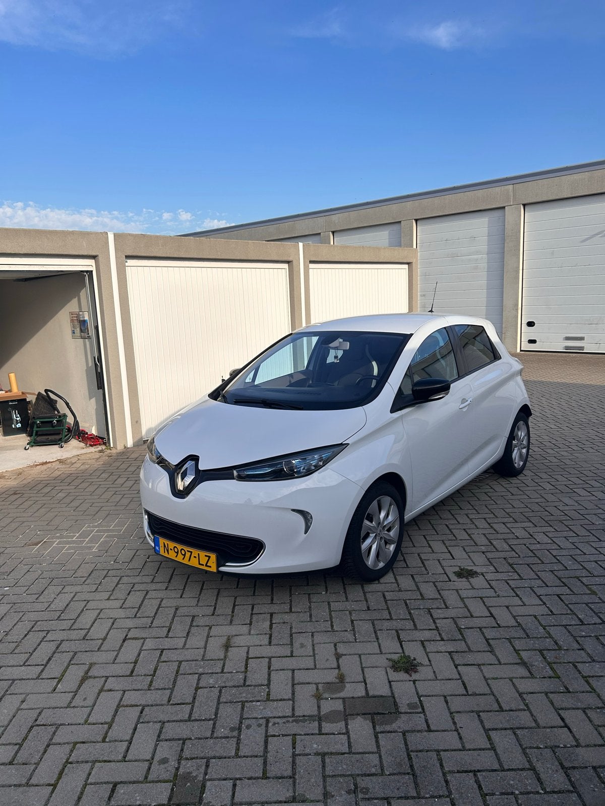 Renault ZOE E 2014 Wit met koop-accu!, Auto's, 58 pk, Elektrisch, Particulier, ZOE