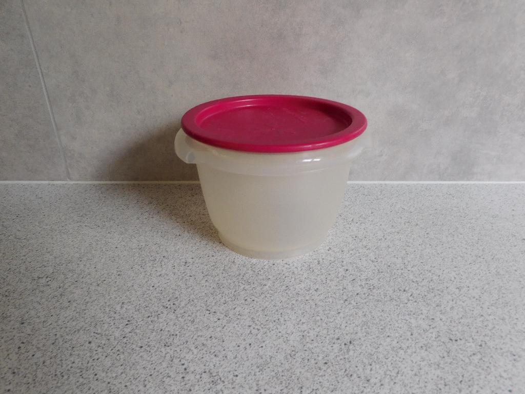 Tupperware Servalier Bowl 650 ml. 13 cm. Transparant Cerise, Huis en Inrichting, Keuken | Tupperware, Ophalen of Verzenden, Zo goed als nieuw