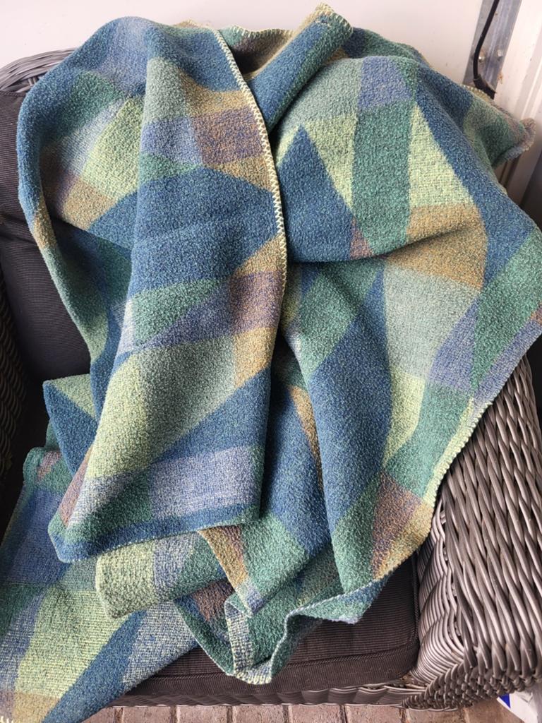 Prachtige wollen deken 160x210 cm - Warm en stijlvol, Huis en Inrichting, Woonaccessoires | Kussens, Ophalen of Verzenden, Zo goed als nieuw