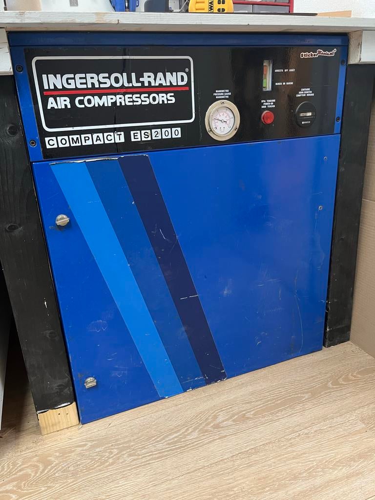 Ingersoll-Rand Compressor Compact ES 200, Ophalen, Gebruikt, Minder dan 200 liter/min, Geluidgedempt