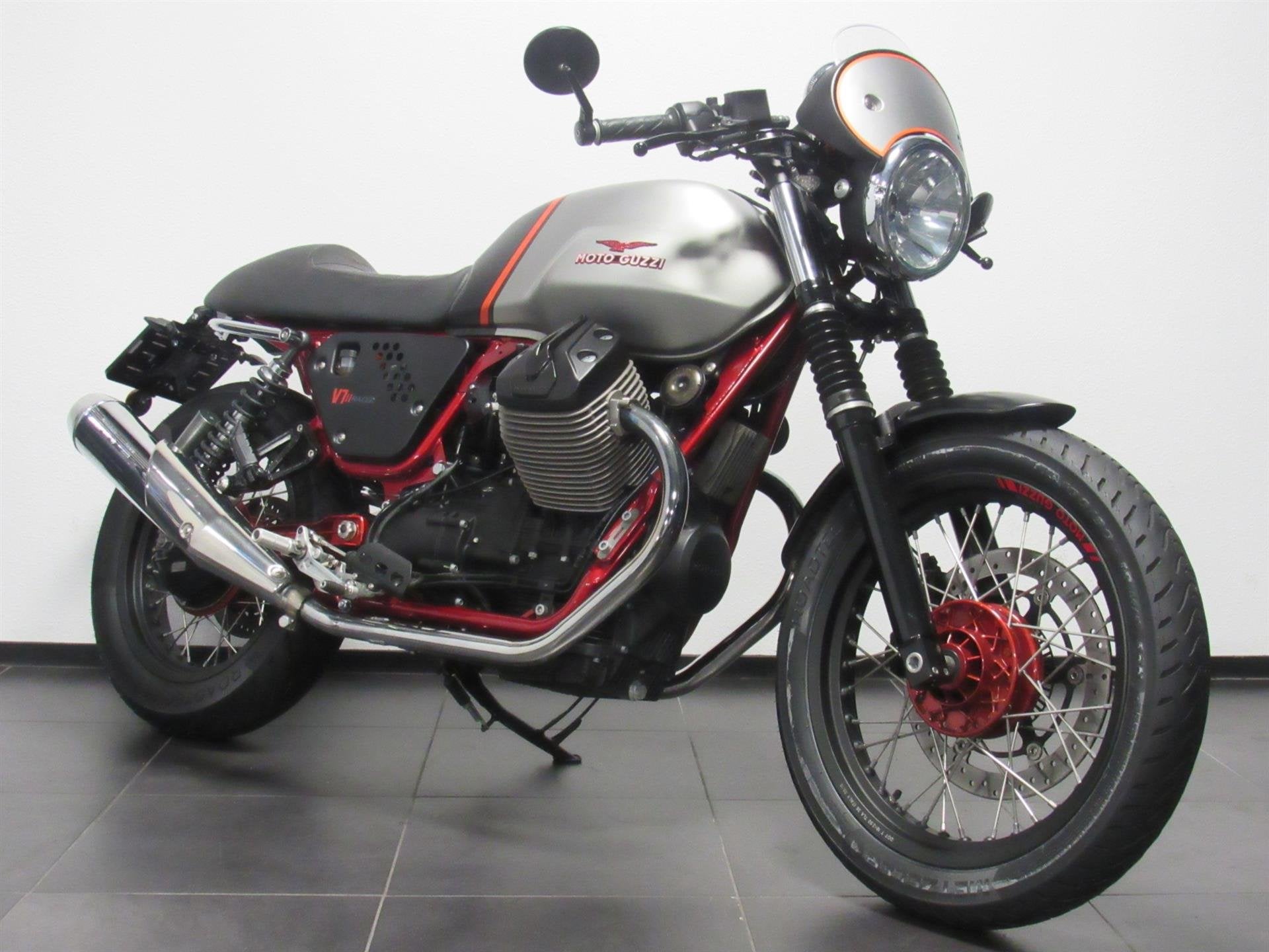 Moto Guzzi V7 II RACER, Motoren, Motoren | Moto Guzzi, 744 cc, Bedrijf, ABS, 12 t/m 35 kW