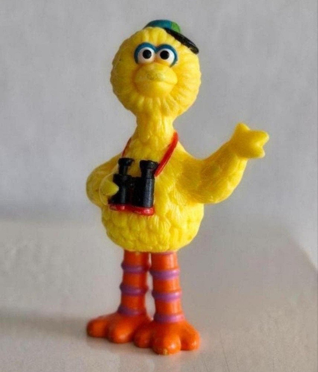 Vintage Sesamstraat Pino Figuur met Verrekijker, Ophalen of Verzenden