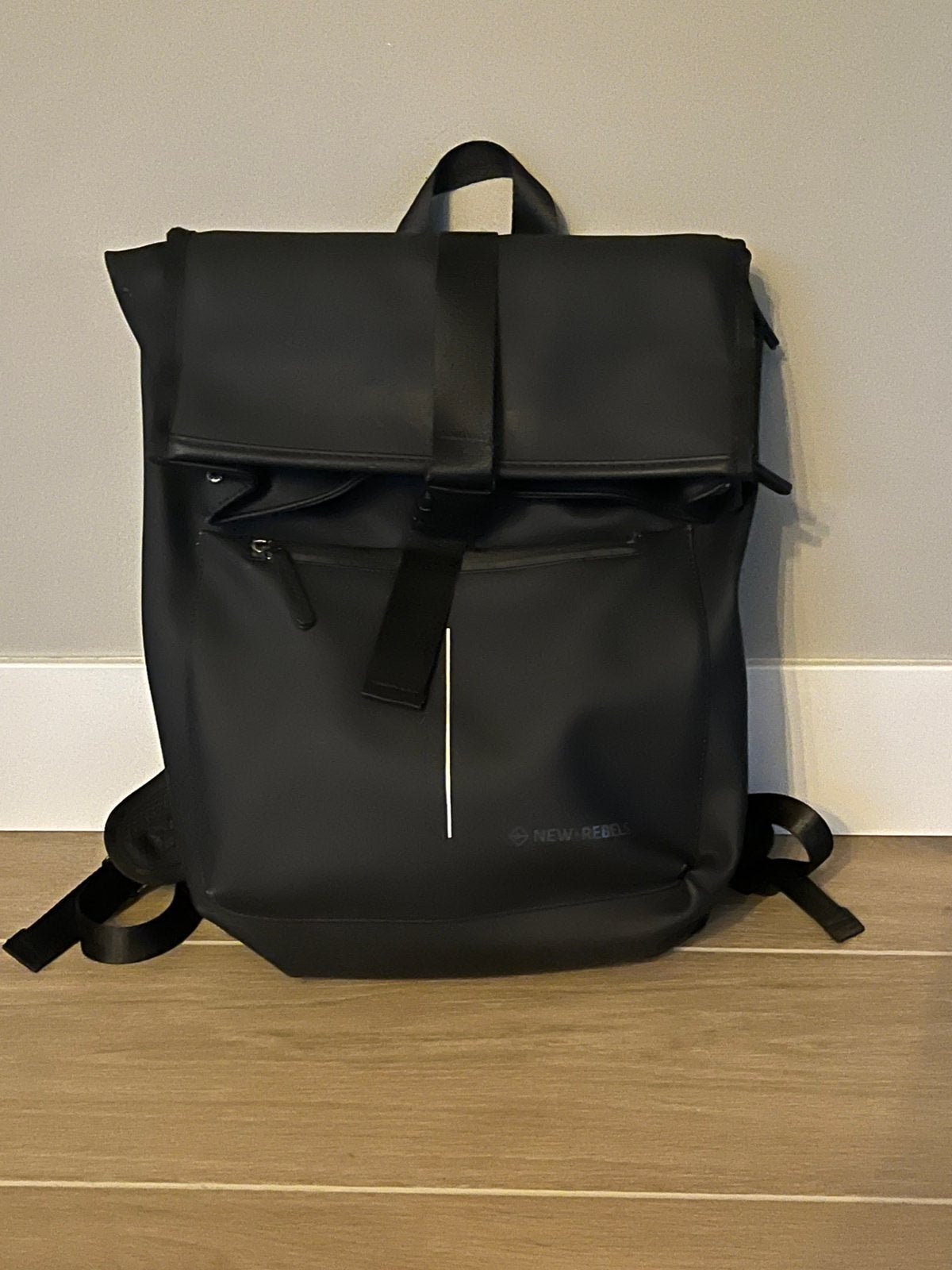 Zwarte rugtas / laptoptas New Rebels, Ophalen of Verzenden, Gebruikt, Overige merken