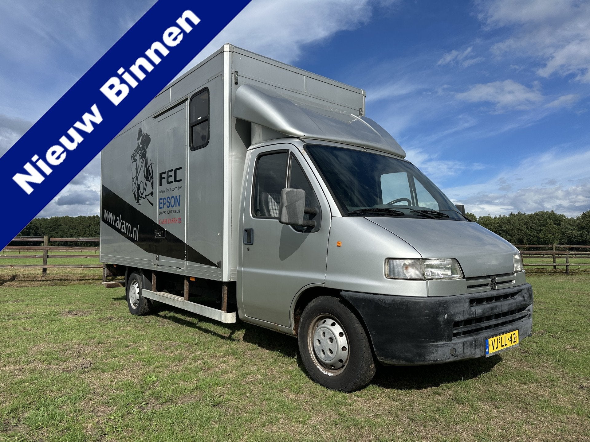 Peugeot Boxer 3-paards paardenvrachtwagen XXL B-rijbewijs, Dieren en Toebehoren, Paarden en Pony's | Trailers en Aanhangwagens