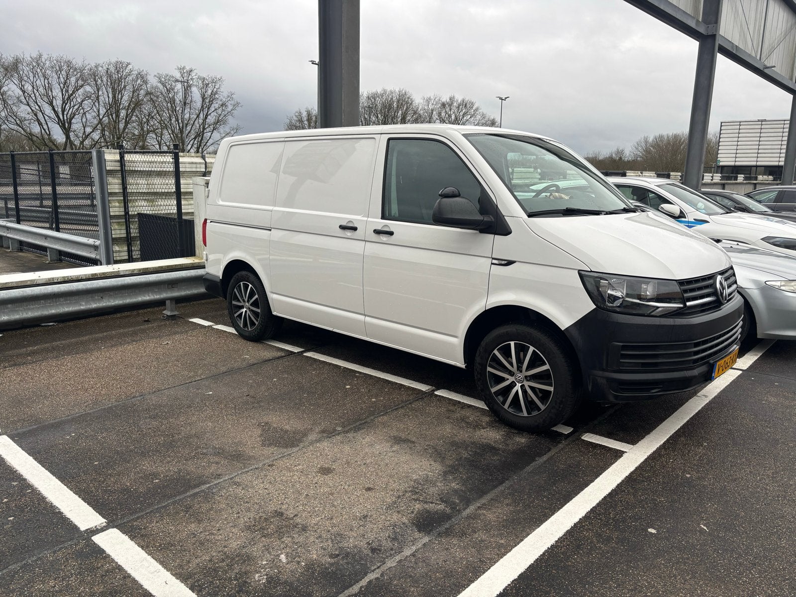 Volkswagen Transporter 2.0 D 62KW 2018, Stof, Euro 6, 4 cilinders, Volkswagen