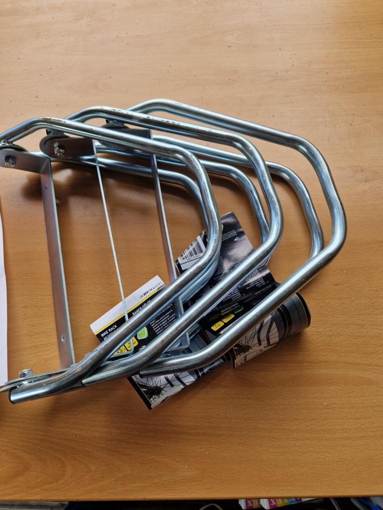 Dunlop verstelbaar fietsenrek voor wandmontage 3 stuks, Fietsen en Brommers, Fietsaccessoires | Fietsenrekken, Nieuw, Ophalen