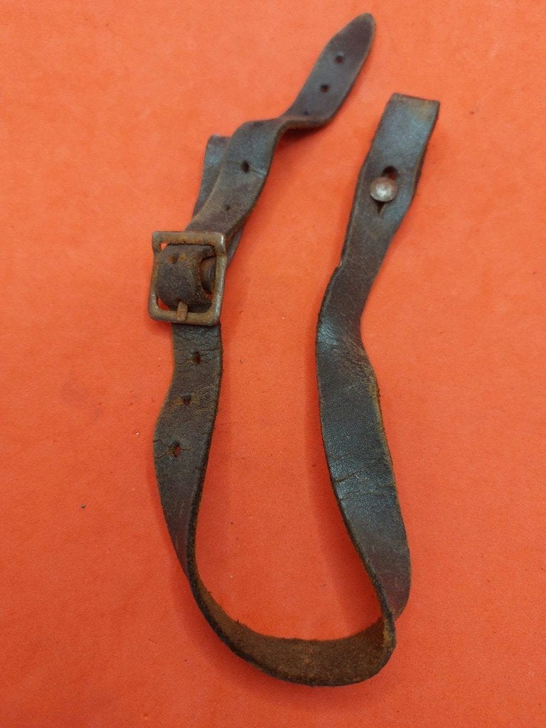 Duitse WO2 Helm Kinriem M35/M40/M42 Helmet Chinstrap, Ophalen of Verzenden, Landmacht, Duitsland, Helm of Baret