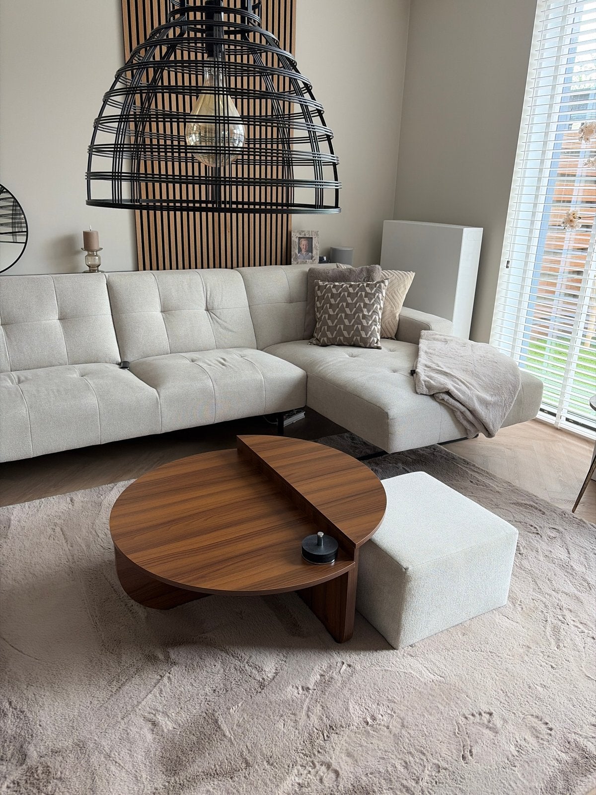 Moderne ronde salontafel met uniek design, Huis en Inrichting, Tafels | Salontafels, Ophalen, Rond, 50 tot 100 cm, Zo goed als nieuw