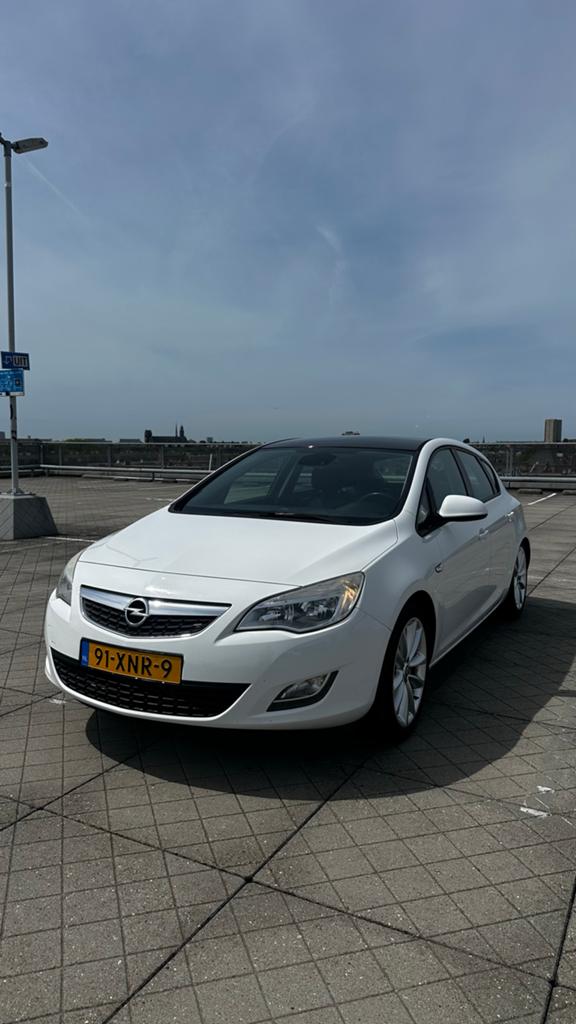 Opel Astra 1.4 Turbo 88KW 5D 2012 Wit, Voorwielaandrijving, 680 kg, 4 cilinders, Wit