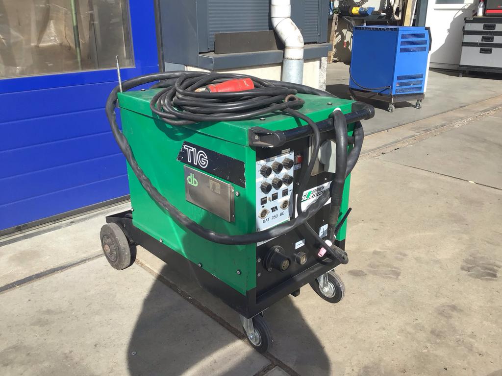 RE-ON Lasapparaat DC 250AMP (2012) - TIG Lassen, Doe-het-zelf en Verbouw, Gereedschap | Lasapparaten, Gebruikt, Tig, 250 ampère of meer