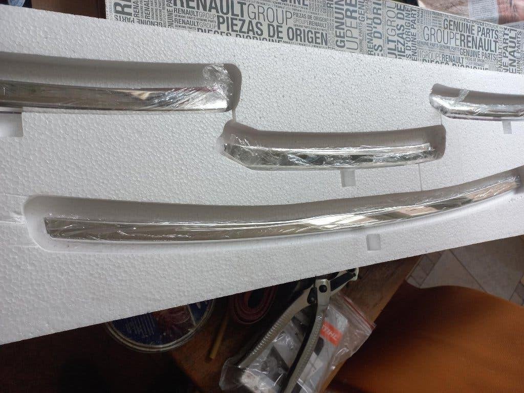 plaatwerk renault 623990097R chroom strips grill Kangoo3 20E, Nieuw, Ophalen of Verzenden, Motorkap, Renault