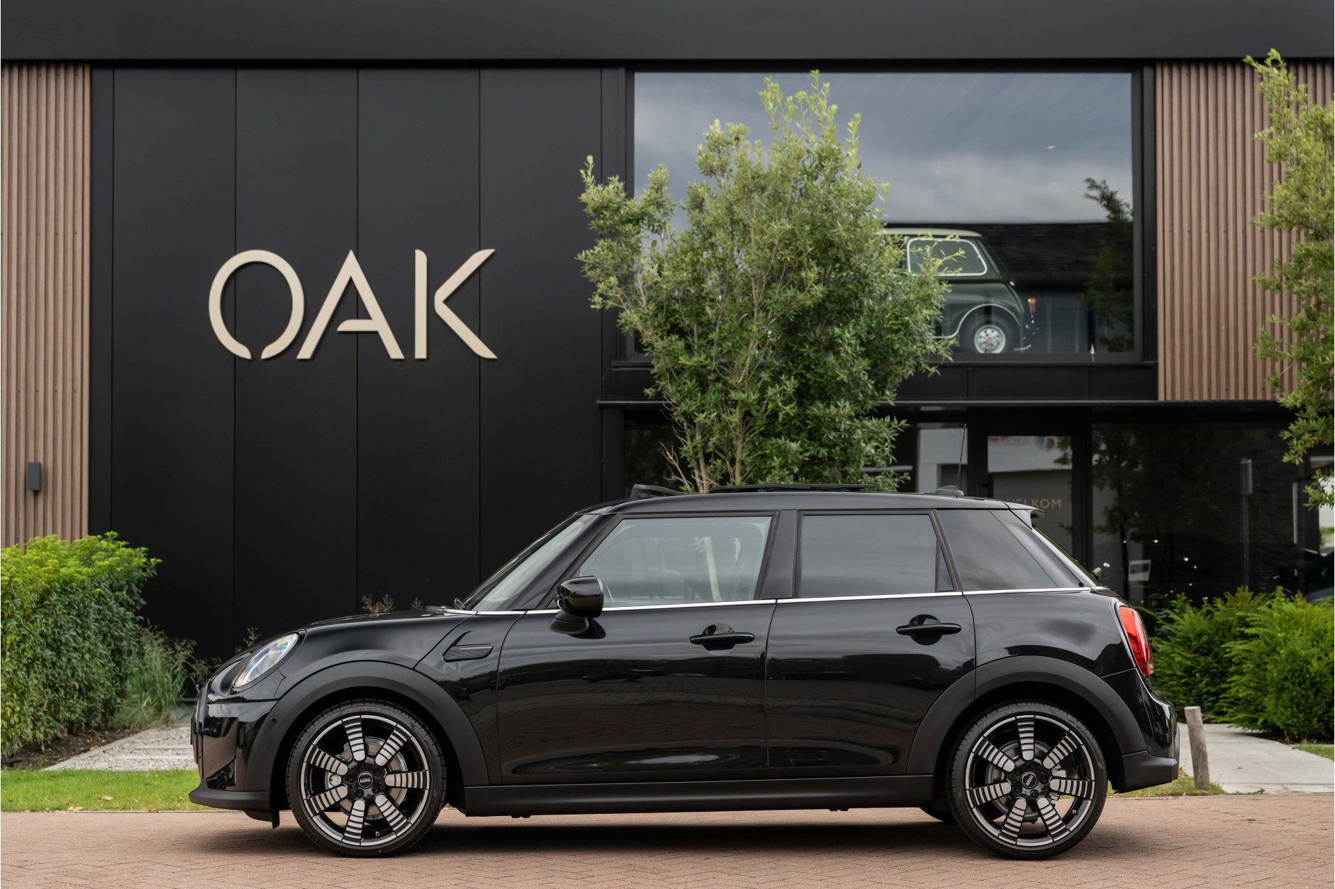 MINI 5-deurs 1.5 Cooper Aut. | Navi | Panorama | Chester Led, Auto's, 136 pk, Gebruikt, Zwart, Leder