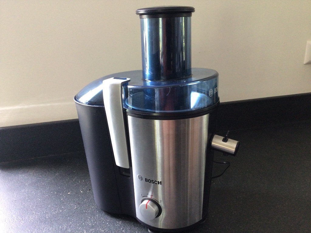 Bosch sapcentrifuge met druppelstop en kan  zgan vrpr € 35,-, Ophalen of Verzenden, Zo goed als nieuw, Elektrisch, Sapcentrifuge