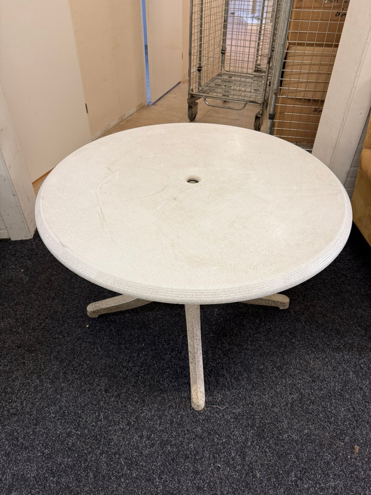 Tuintafel kunststof wit - rond 100cm, Ophalen, Zo goed als nieuw, Rond, Kunststof